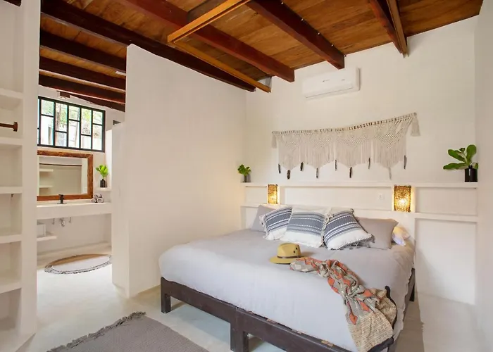 Amansala Hotel 4*